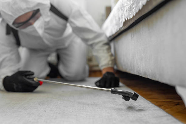 Professional Pest Control technician working in Roberts County County, SD